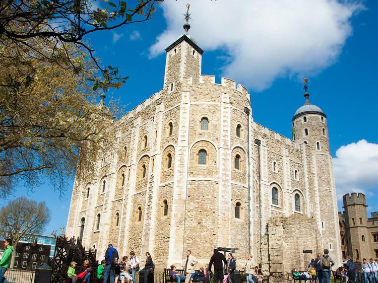 - Top Attractions Near Travelodge London ‌City for an Unforgettable Experience